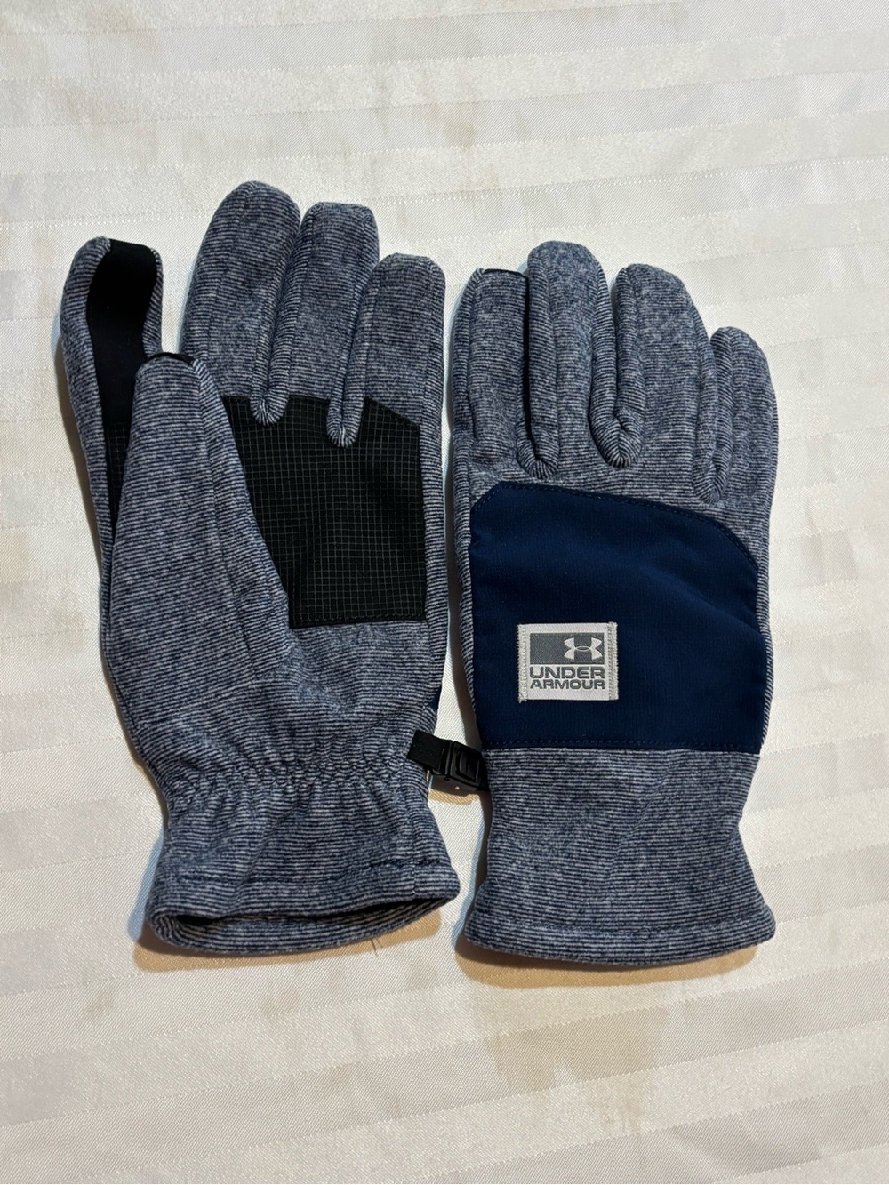 Under Armour Mens L Gray and Blue Connected Gloves (Good Condition)